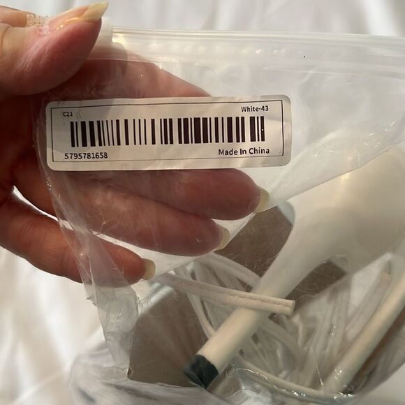 NWT White Strappy Sandals no size on sandals see size chart and measurements - Picture 5 of 10